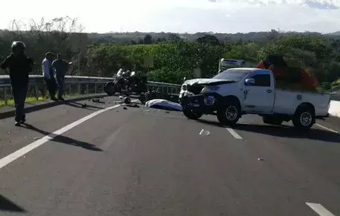 Motociclista pierde la vida tras chocar con 'pick-up' en Las Vueltas
