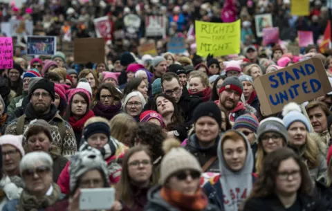 Miles de mujeres de todo el mundo protestan contra Trump