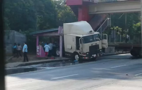 Muere anciano por mula que perdió el control en La Pita