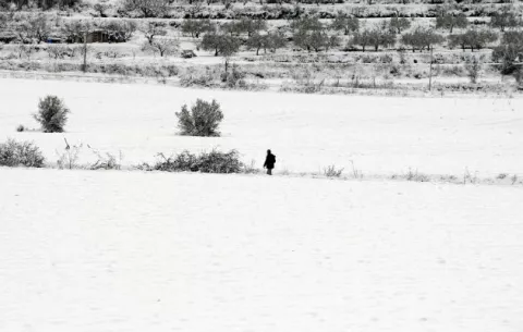 La nieve llega de forma insólita a la costa mediterránea española
