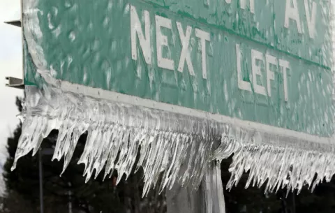 Tormenta de hielo paraliza partes de Oregon y Washington 