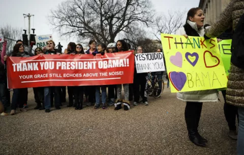 Obama bate su récord al acortar más condenas a presos que sus 13 predecesores