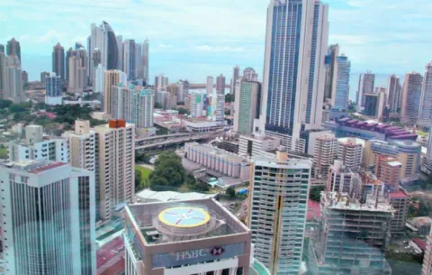 Panamá suspende compra de buques a Colombia por disputa comercial