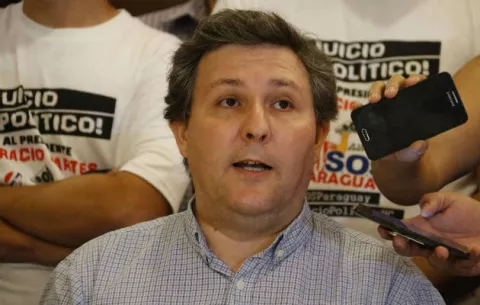 Oposición paraguaya anuncia la recogida de firmas para pedir juicio político a Cartes