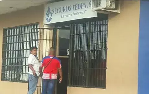 Policía retiene a payaso sospechoso de robo en Bocas 