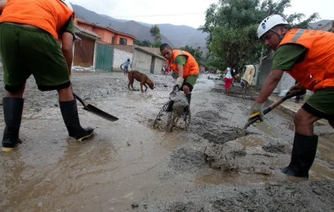 Perú declara estado de emergencia por intensas lluvias