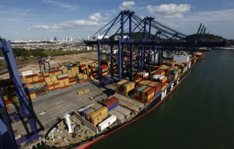 Movimiento de vehículos en el sistema portuario cayó 6.11%