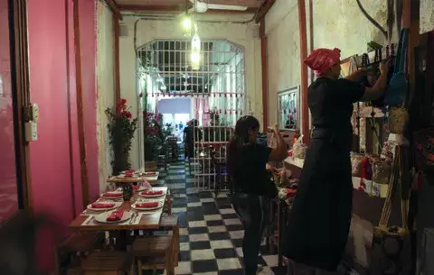 Presas en Colombia abren restaurante gourmet a pie de calle 
