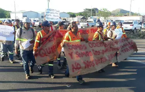 Trabajadores de Odebrecht piden por sus puestos de trabajo