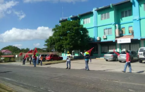 Campesinos y obreros rechazan reformas electorales