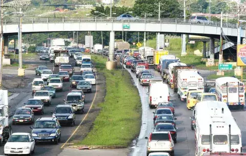 ATTT trató de justificar aumento del registro único vehicular