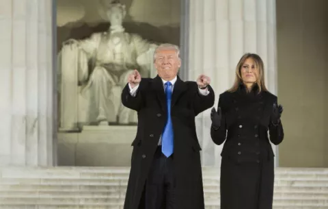 Trump acusa a los medios de mentir sobre cifras de asistencia a su investidura