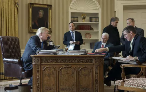 Trump ve llamada de Putin como un paso para relación que necesita "arreglo"