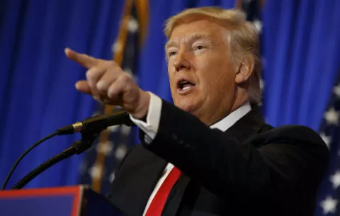 Trump dice que no le gusta tuitear y que lo hace para contrarrestar a la prensa