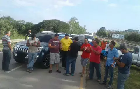 Primera protesta por aumento del registro único vehicular