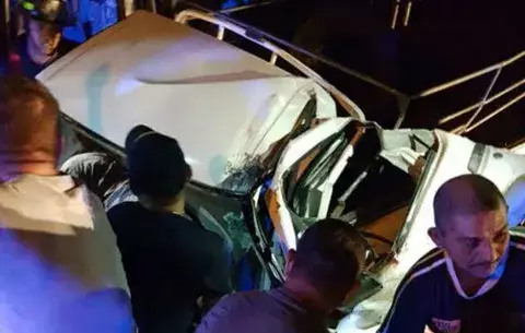 Dos heridos en violenta colisión en Pesé
