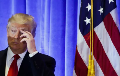 Justicia de EEUU rechaza restaurar inmediatamente el veto migratorio de Trump