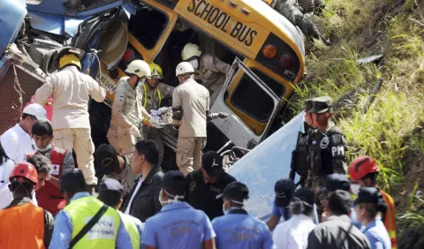 Accidente con camión deja unos 24 muertos