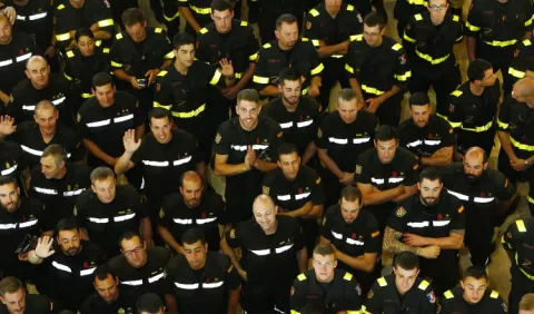Chile honra a bomberos