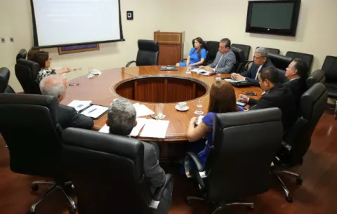 Evalúan mejores ofertas académicas para el Instituto Técnico Superior del Este