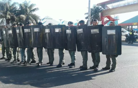 Docente cierra vía en Veraguas por presunto abuso de autoridad 
