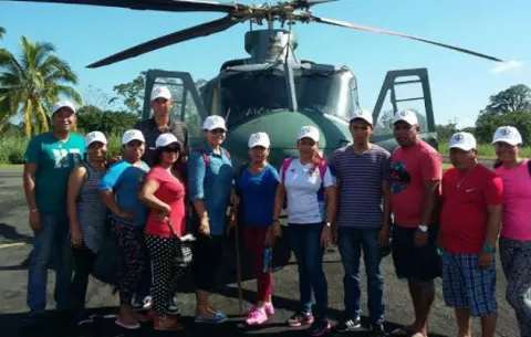 Traslado de docentes que se manifestaron en San Félix inicia 
