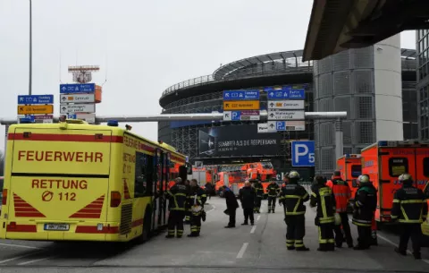 Desalojan aeropuerto de Hamburgo por irritante en el aire 