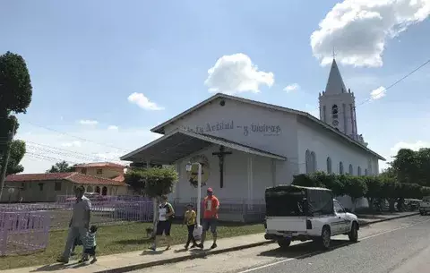 Cientos de peregrinos abarrotan Basílica de Atalaya