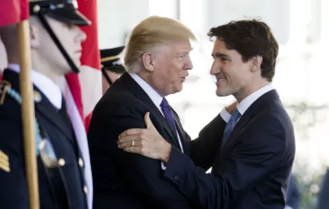 Trudeau dice que no dará lecciones a Trump y Canadá está abierta a refugiados