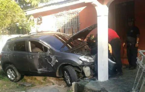 Fallece en el hospital luego de ser atropellada en su propia residencia