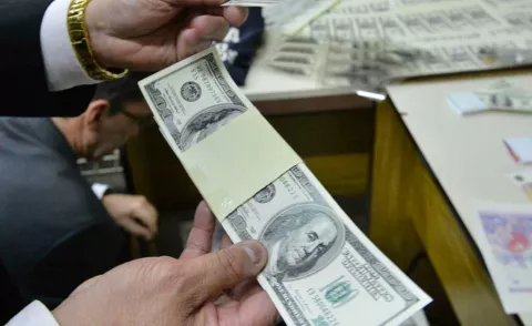 Denuncian escasez de dólares en la República Dominicana