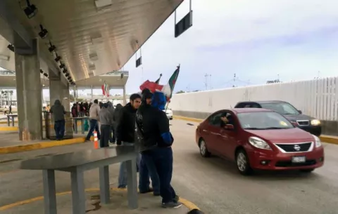 México intenta frenar la subida de las gasolinas con estímulos fiscales