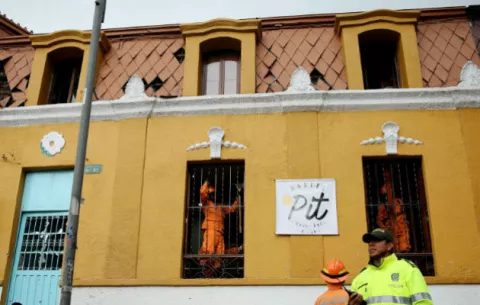 Uno de los 24 policías heridos en un atentado en Bogotá tiene muerte cerebral