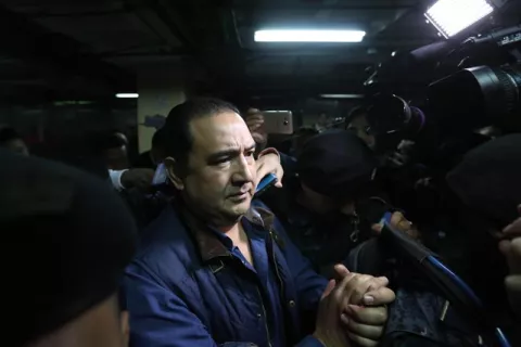 Hermano e hijo del presidente de Guatemala quedan bajo arresto domiciliario