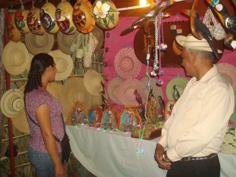 Impulsan concurso de costumbres y tradiciones para emprendedores