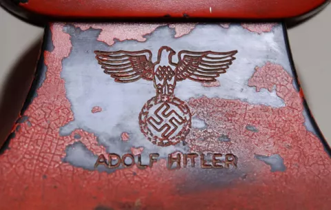 Subastarán el teléfono personal de Hitler 