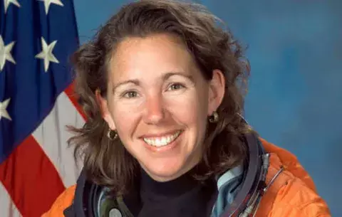 Viajar al espacio: El sueño de las mujeres de acercarse a las estrellas
