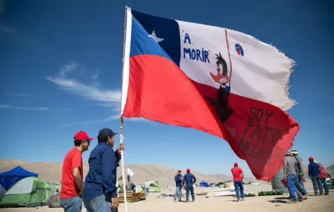 Trabajadores de mina chilena La Escondida inician huelga legal