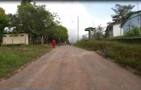 Cansados de letrinas y solo reciben promesas en La Honda de La Pintada
