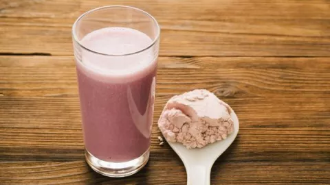 Consume las proteínas necesarias, pero no abuses