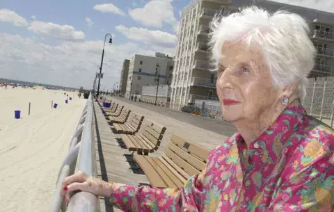 Fallece a los 96 años mujer que fue exhibida en una incubadora 