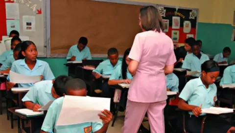 Mitradel convoca a feria de empleo para docentes 