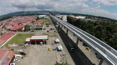  Gobierno invierte menos en obras para la población