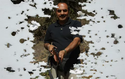 Corrupción y violencia, caldo de cultivo para mexicanos que exigen ir armados