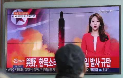 Corea del Norte dispara un proyectil hacia su mar oriental 