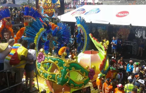 Mucho colorido en tercer día de mojaderas en Chitré 