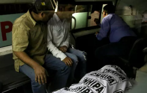 Atacan a periodistas de televisión en Pakistán 
