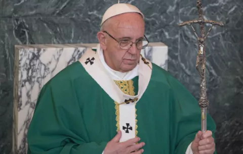 El papa pide pasar de las declaraciones a ayudas en Sudán del Sur