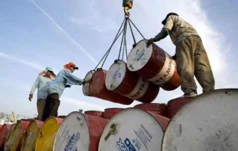 Exportaciones petroleras de México crecieron 74,4 %