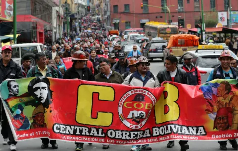 Sindicatos bolivianos marchan contra el Gobierno, que tilda la protesta de fracaso
